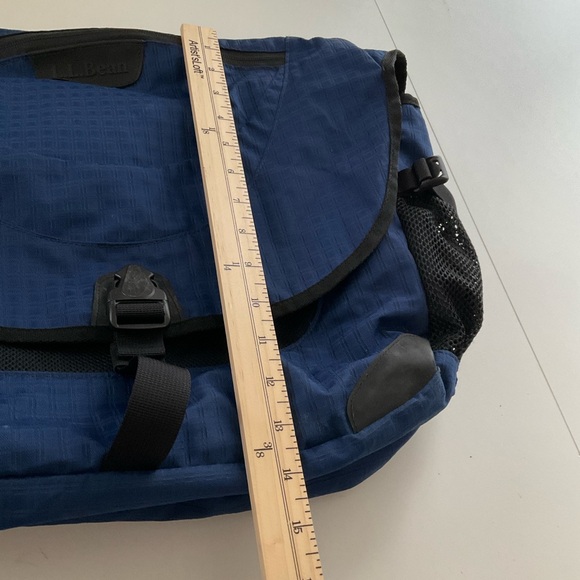L.L. Bean Navy and Black Laptop Messenger Crossbody Bag - Picture 12 of 13